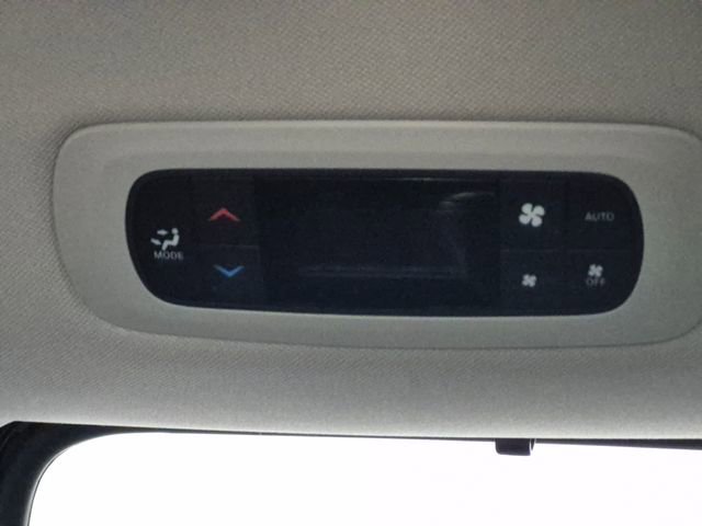 Used 2024 Chrysler Pacifica Touring-L image 22