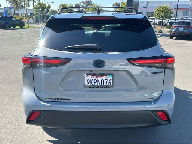 Used 2024 Toyota Highlander LE FWD image 5