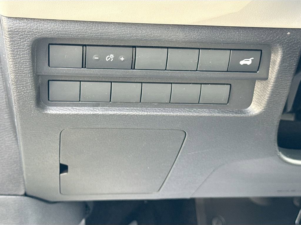 Used 2025 Mitsubishi Outlander SEL image 11