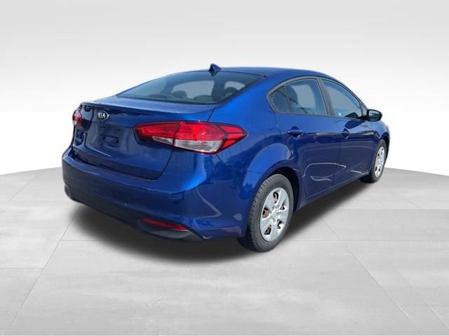 Used 2017 Kia Forte LX image 7