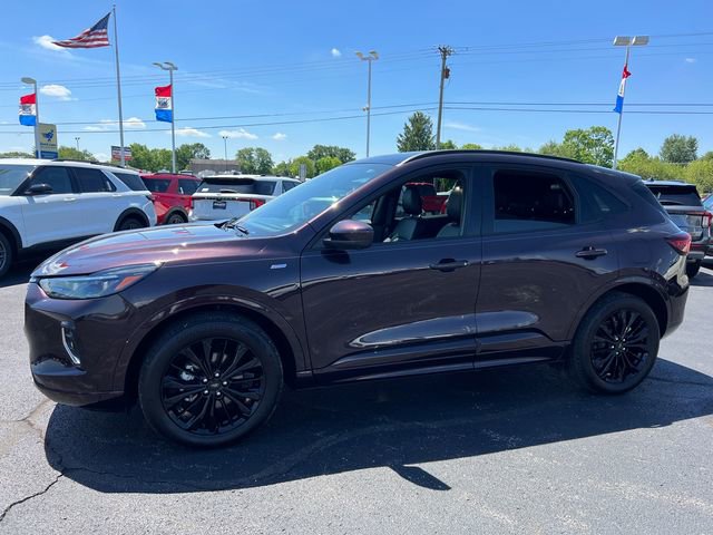 Used 2023 Ford Escape ST-Line Elite w/ Premium Technology Package AWD/4WD image 3
