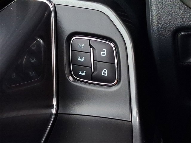 Used 2023 Ford F150 Lariat image 31