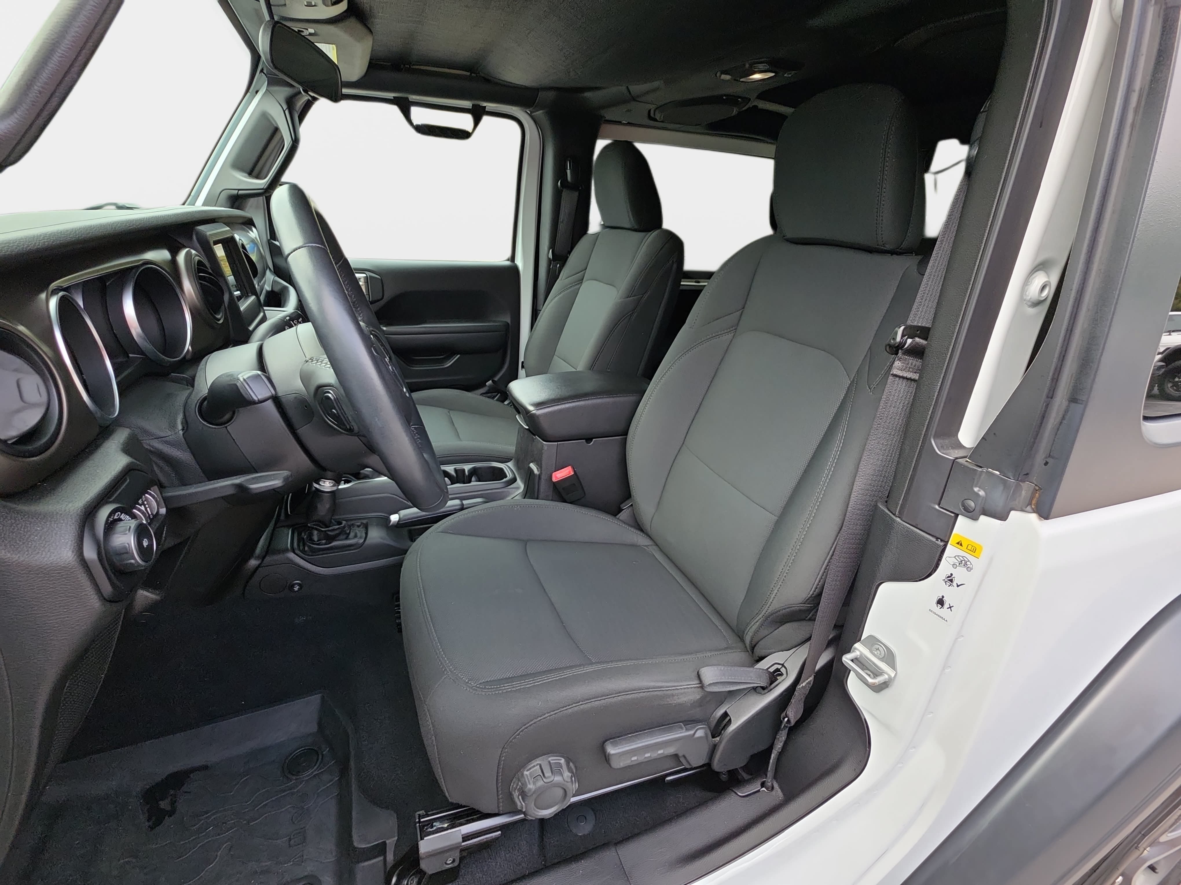 Used 2018 Jeep Wrangler Sport AWD/4WD image 13