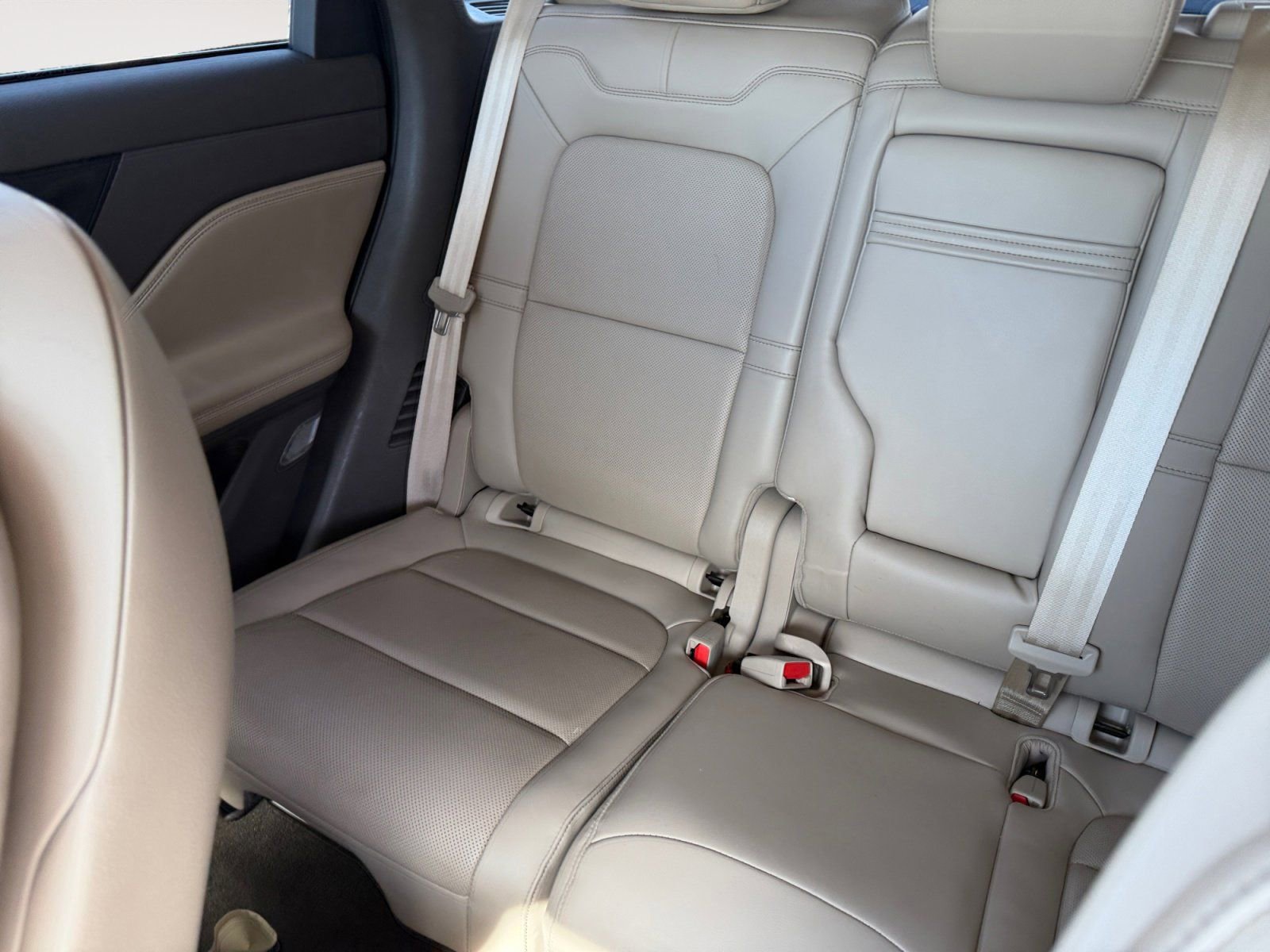 Certified 2022 Lincoln Corsair Reserve w/ Equipment Group 201A image 13