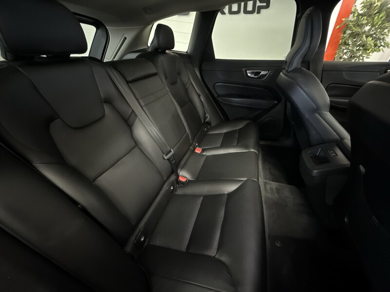 Used 2023 Volvo XC60 B5 Core AWD/4WD image 25