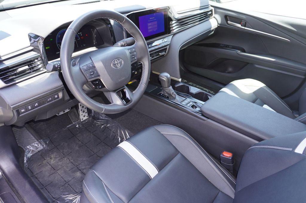 Certified 2025 Toyota Camry SE FWD image 11
