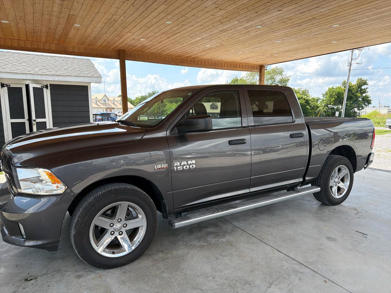 Used 2014 RAM 1500 Express AWD/4WD image 2