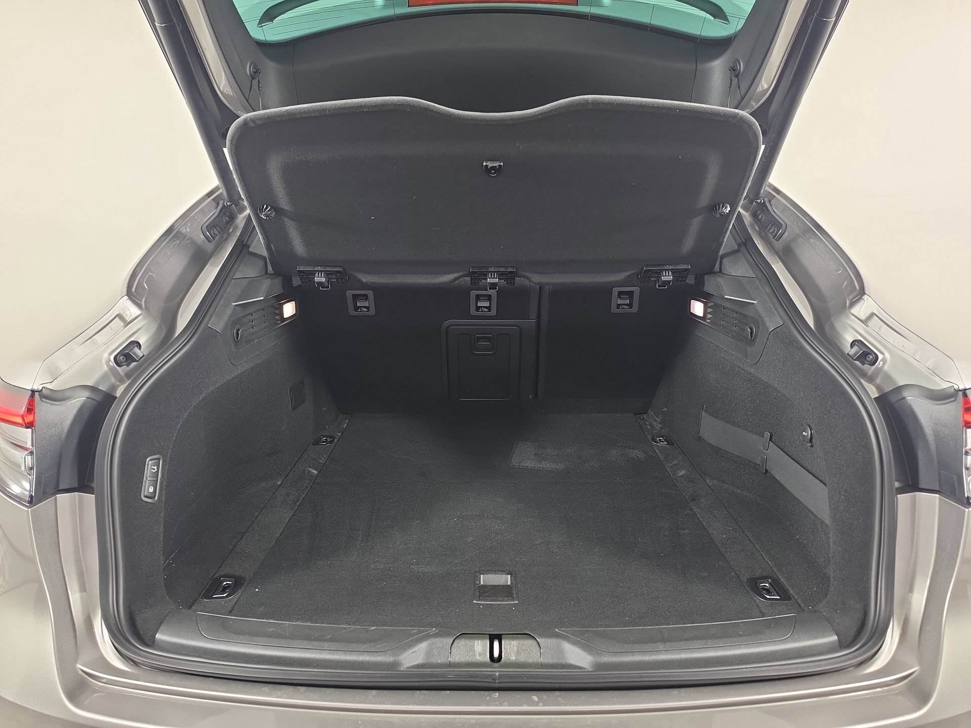 Used 2022 Maserati Levante Modena AWD/4WD image 12