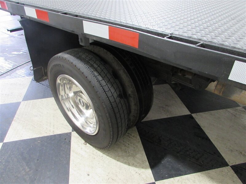 Used 2016 Ford F550 2WD Regular Cab Super Duty image 22