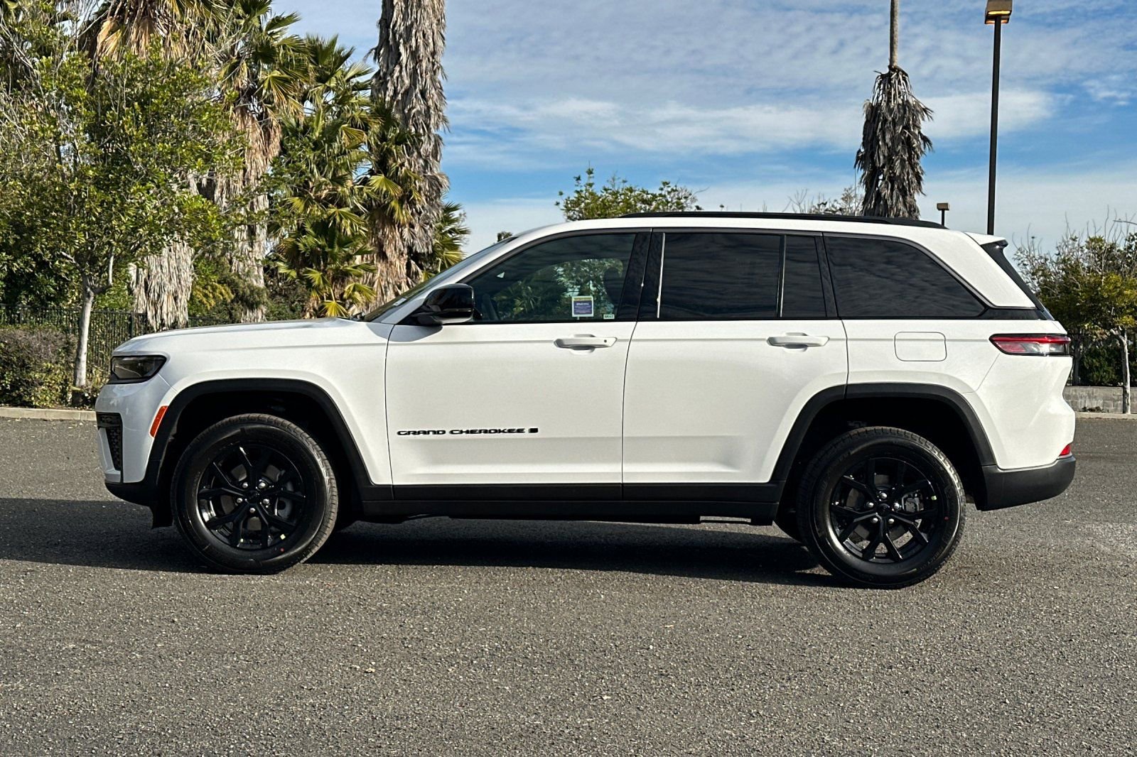 New 2026 Jeep Grand Cherokee Altitude AWD/4WD image 6