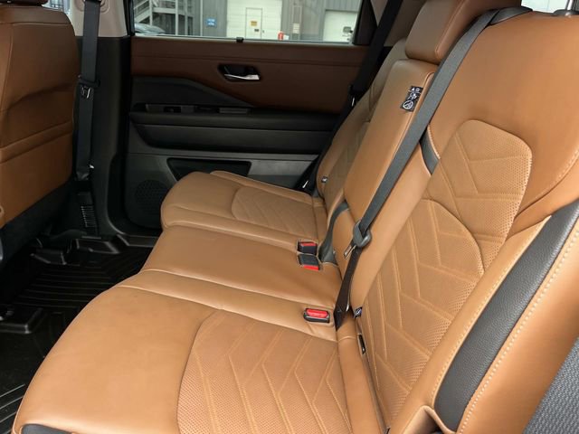 Used 2024 Nissan Pathfinder Platinum w/ Cargo Package image 22