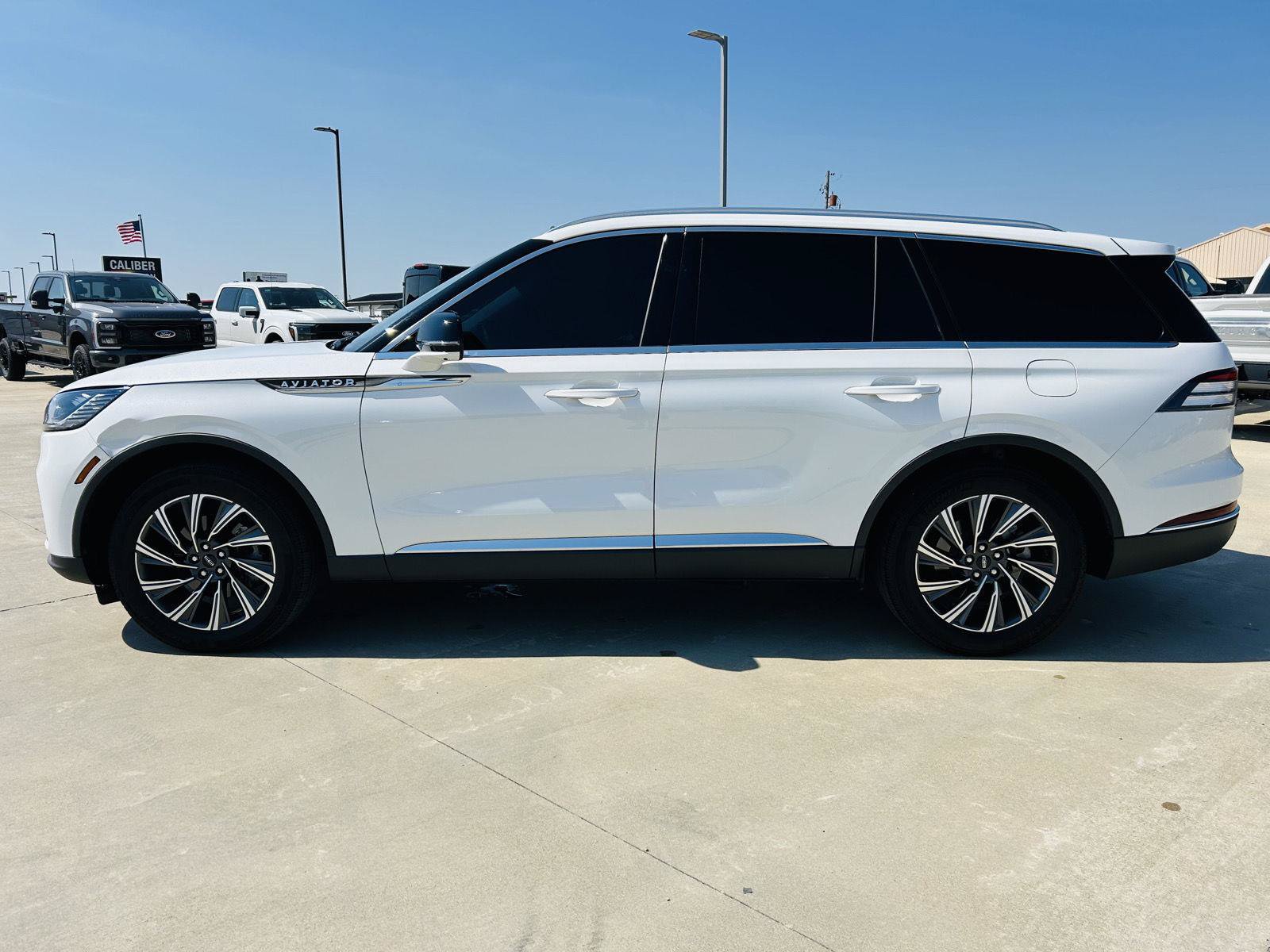 Used 2025 Lincoln Aviator AWD image 43