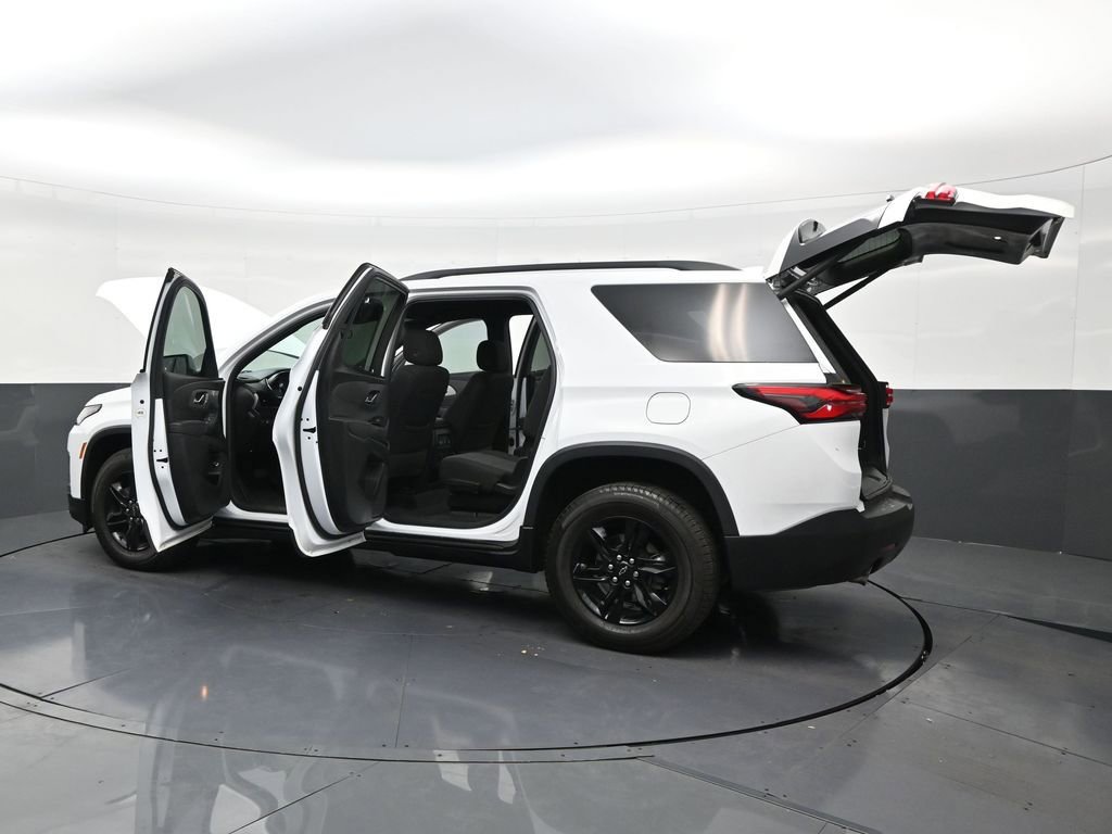 Used 2022 Chevrolet Traverse LT image 31