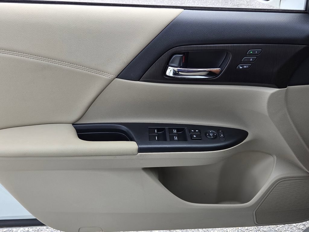 Used 2014 Honda Accord EX-L image 33