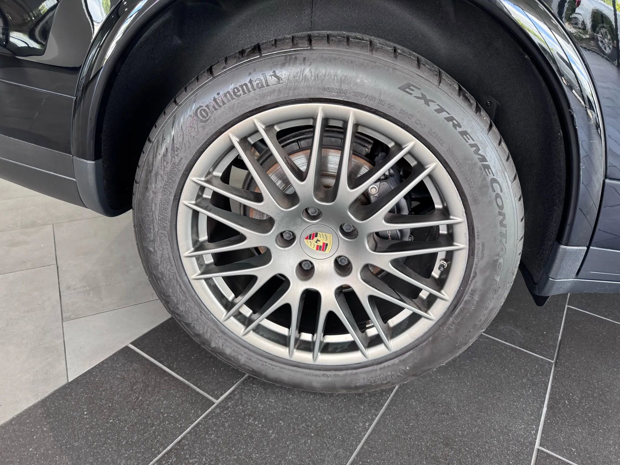 Used 2018 Porsche Cayenne Platinum Edition image 38