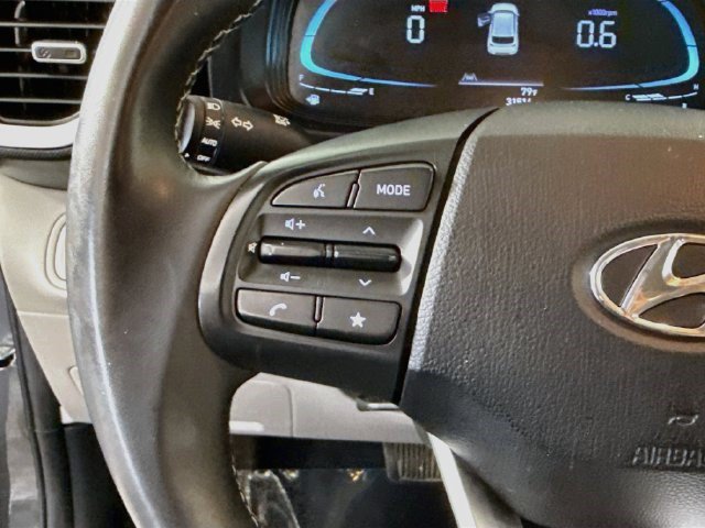 Used 2024 Hyundai Venue SEL FWD image 13