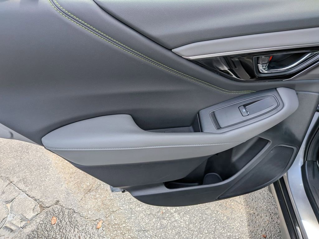 Used 2025 Subaru Outback Onyx Edition image 23