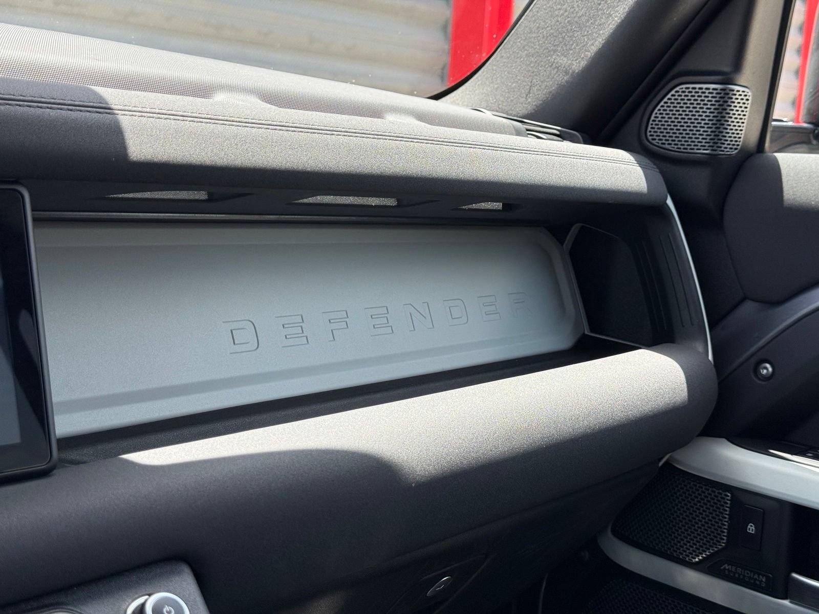 Used 2023 Land Rover Defender 110 X-Dynamic SE AWD/4WD image 28