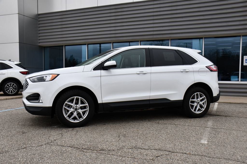 Used 2024 Ford Edge SEL w/ Convenience Package image 2