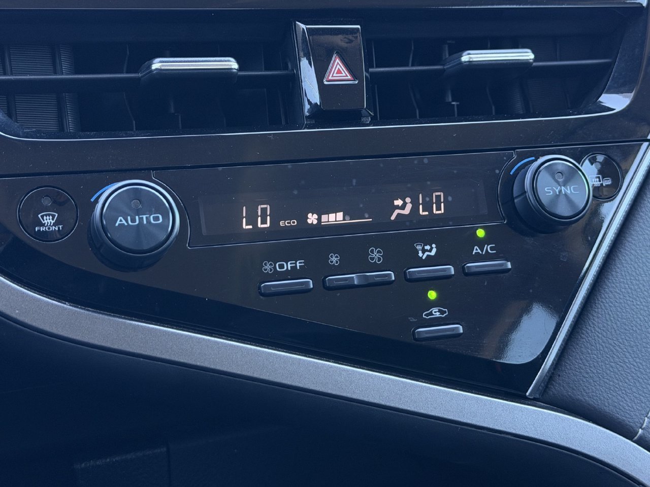 Used 2024 Toyota Camry XSE FWD image 19