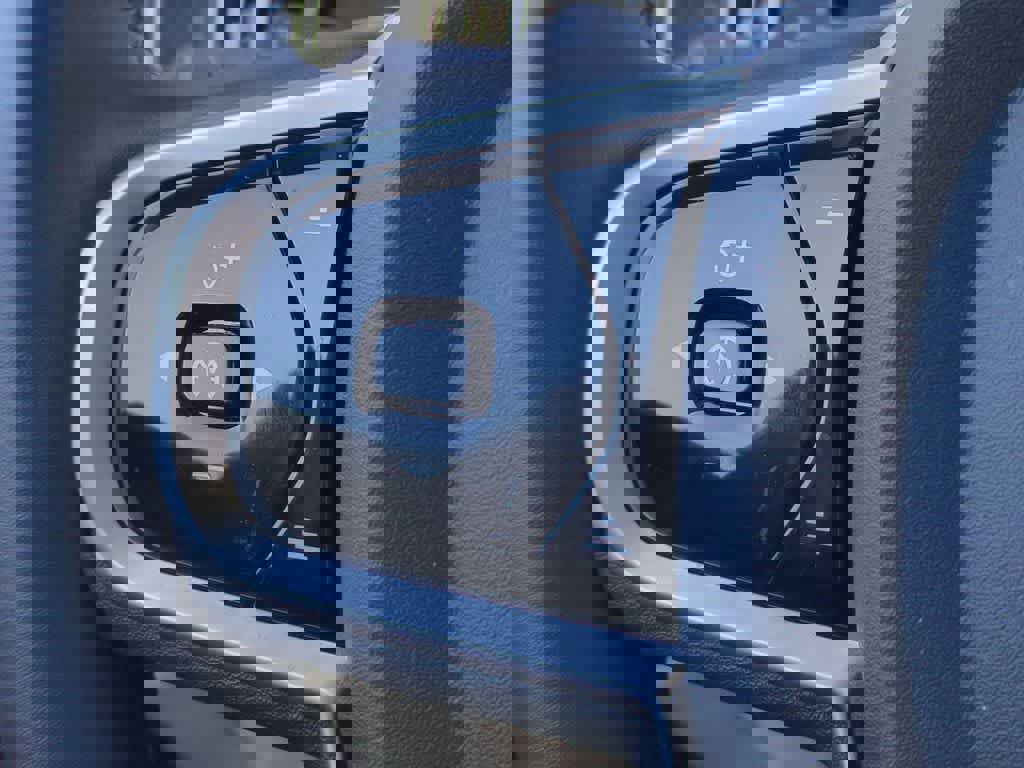 Certified 2025 Volvo XC90 B5 Core w/ Protection Package Premier image 23