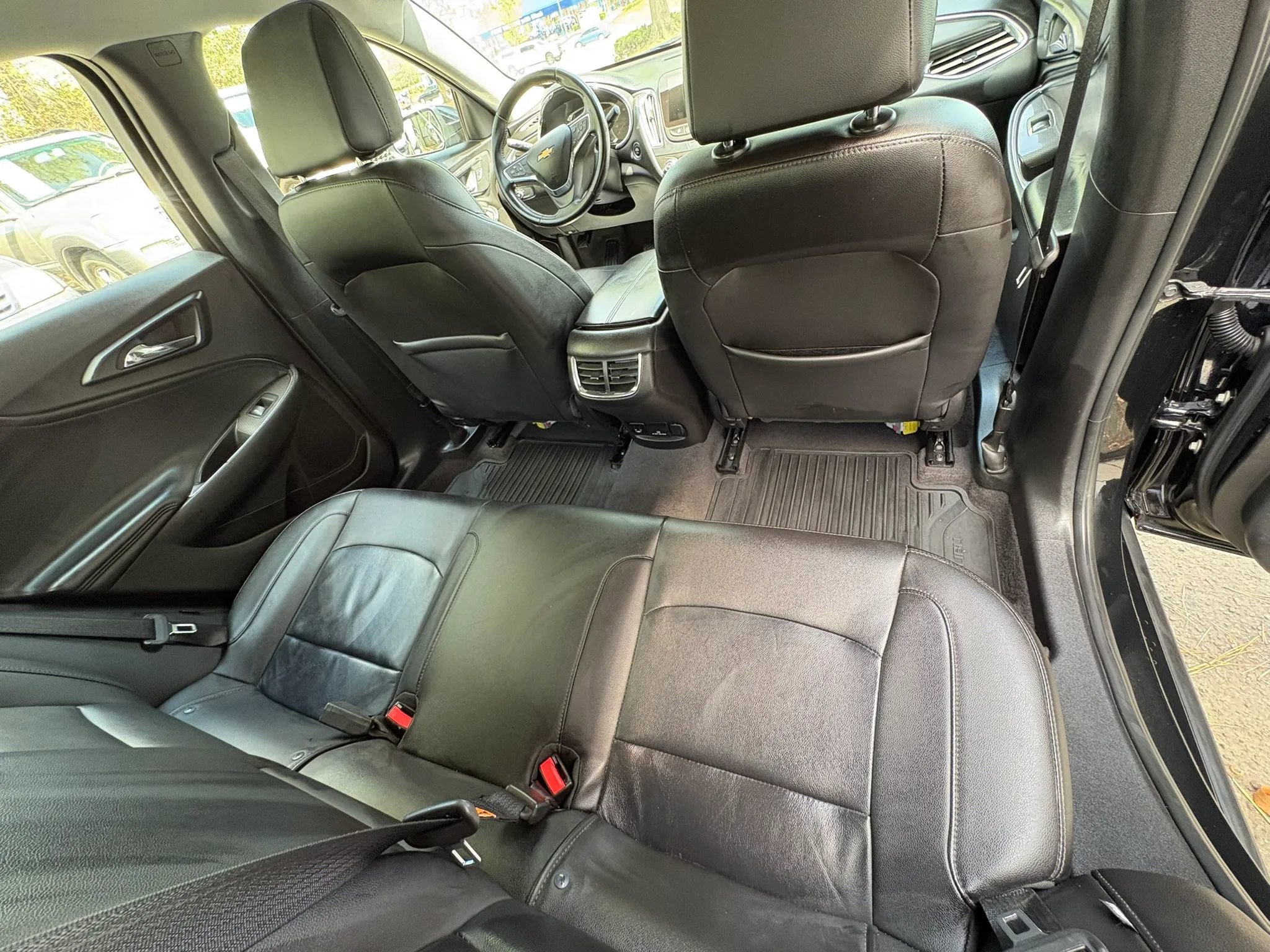 Used 2017 Chevrolet Malibu LT w/ Leather Package image 17