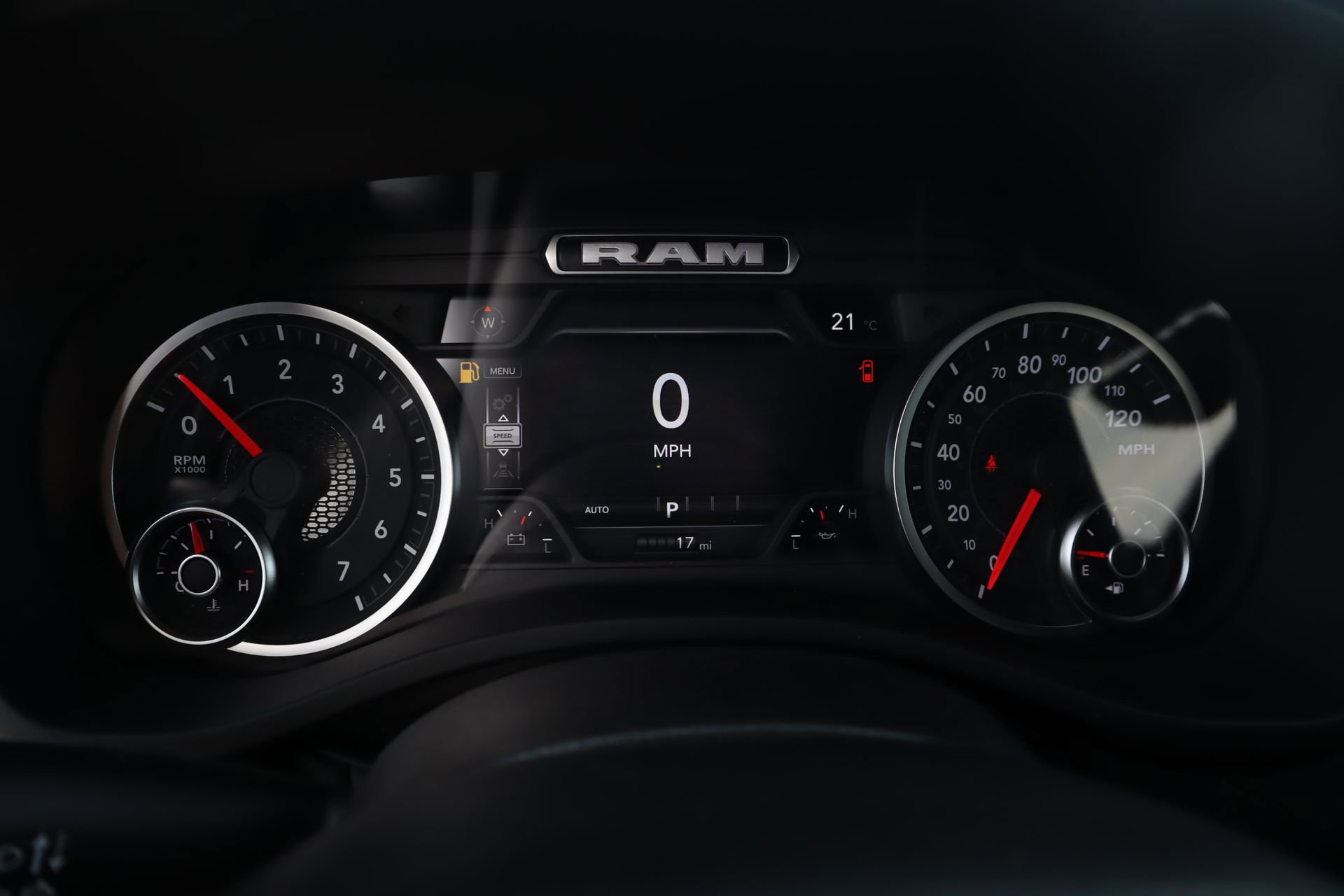 New 2026 RAM 1500 Laramie AWD/4WD image 4