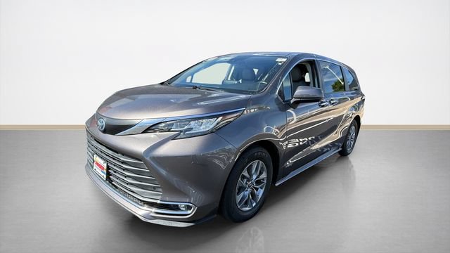 Used 2021 Toyota Sienna XLE FWD image 6
