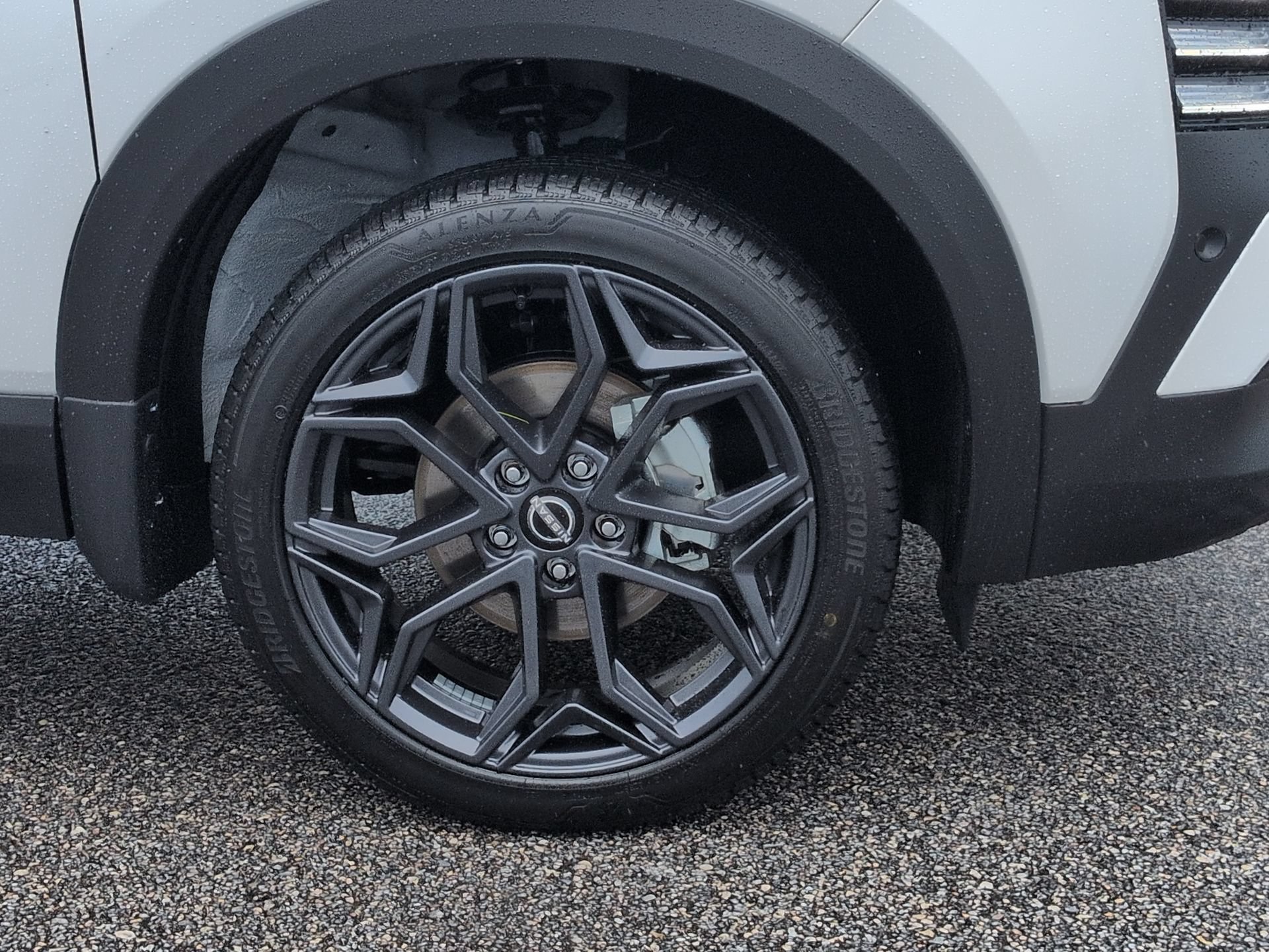 New 2026 Nissan Kicks SR FWD image 12