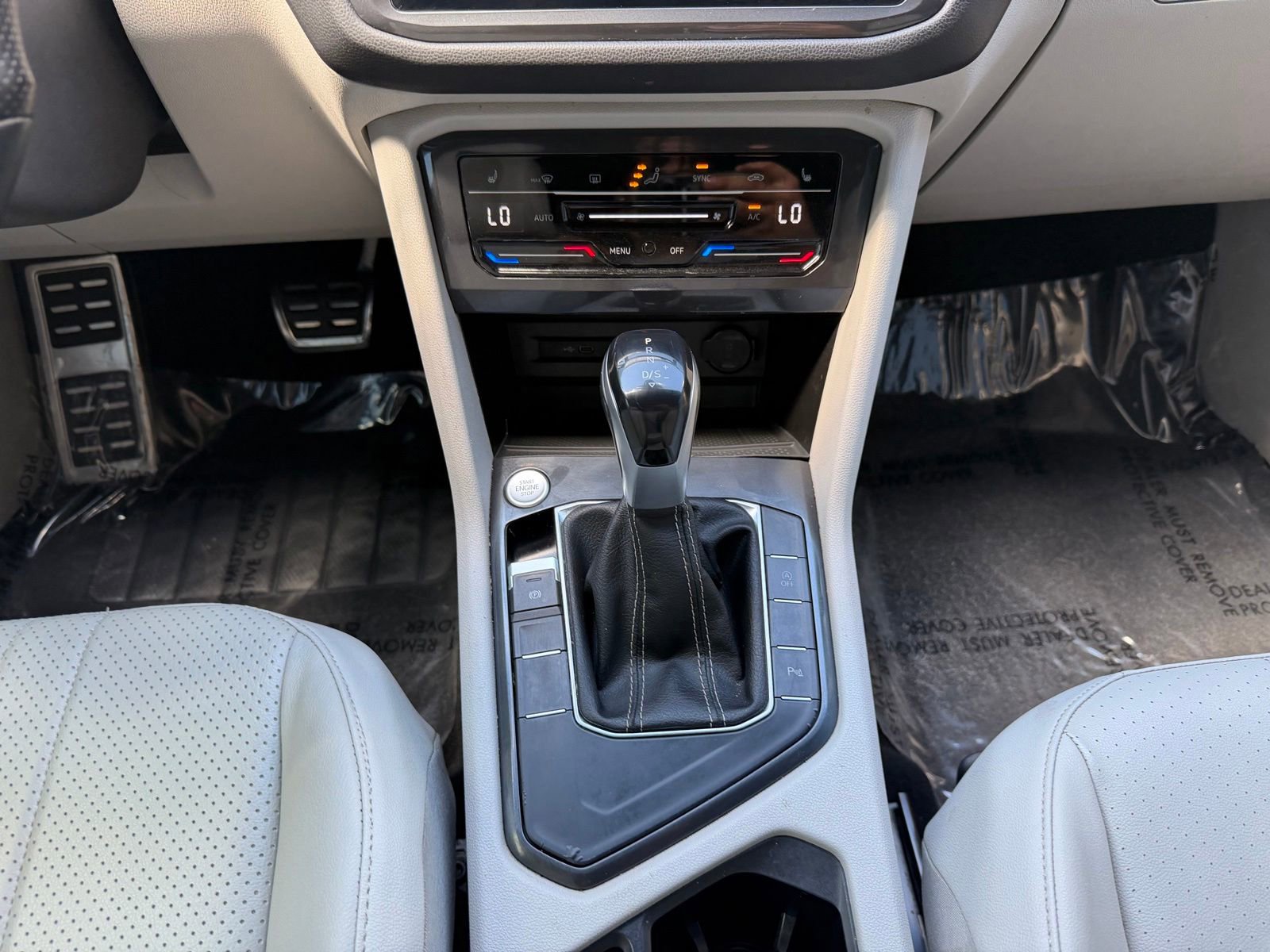 Used 2022 Volkswagen Tiguan SE R-Line FWD image 16