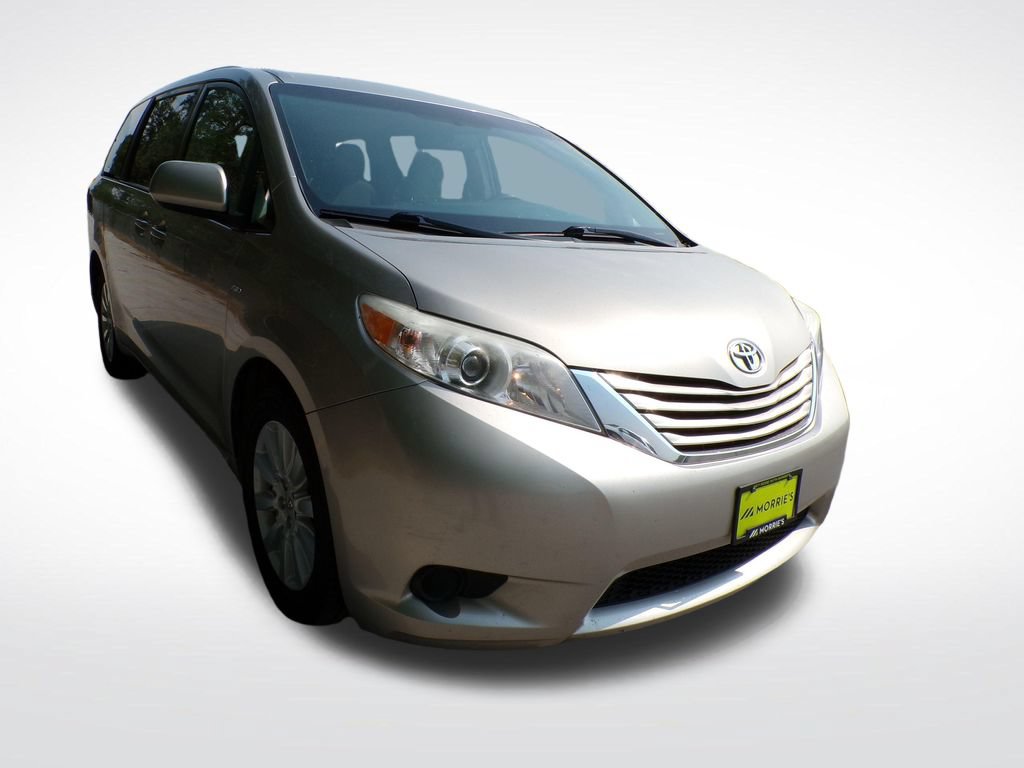 Used 2017 Toyota Sienna LE AWD/4WD image 9