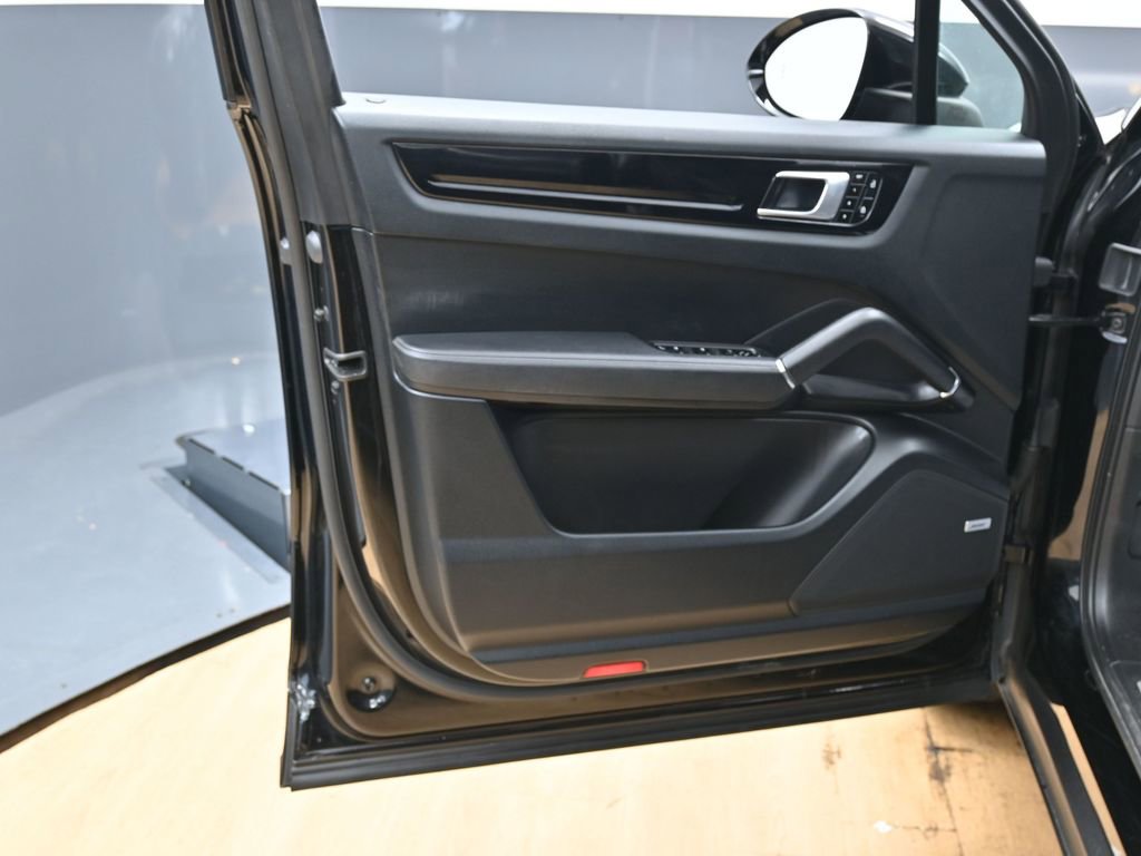 Used 2019 Porsche Cayenne E-Hybrid AWD/4WD image 44