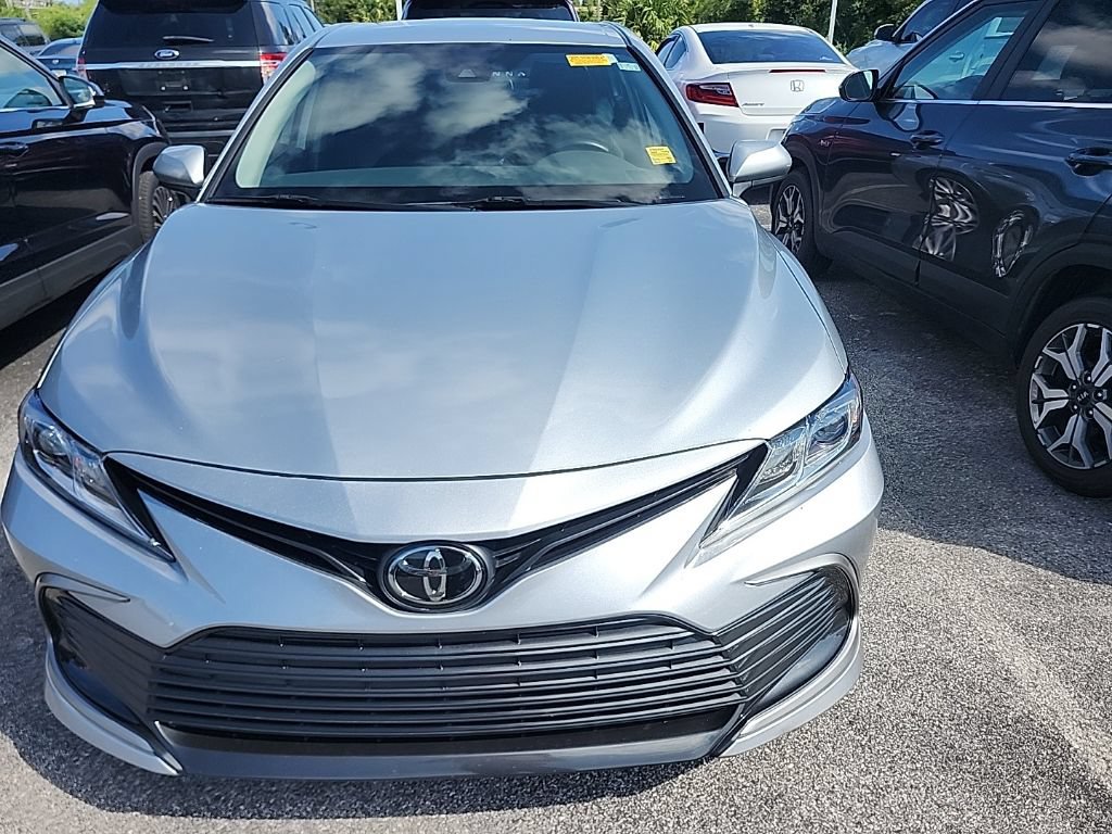 Used 2023 Toyota Camry LE FWD image 4