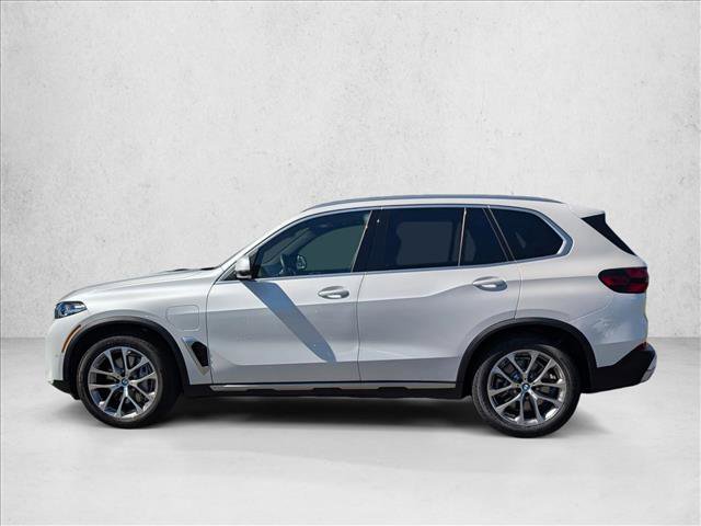 Used 2026 BMW X5 xDrive50e w/ Climate Comfort Package image 9