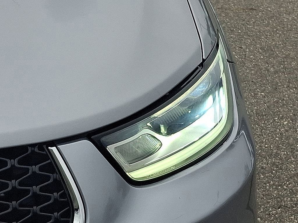 Used 2021 Chrysler Pacifica Limited w/ Premium & Safety Sphere Group image 9