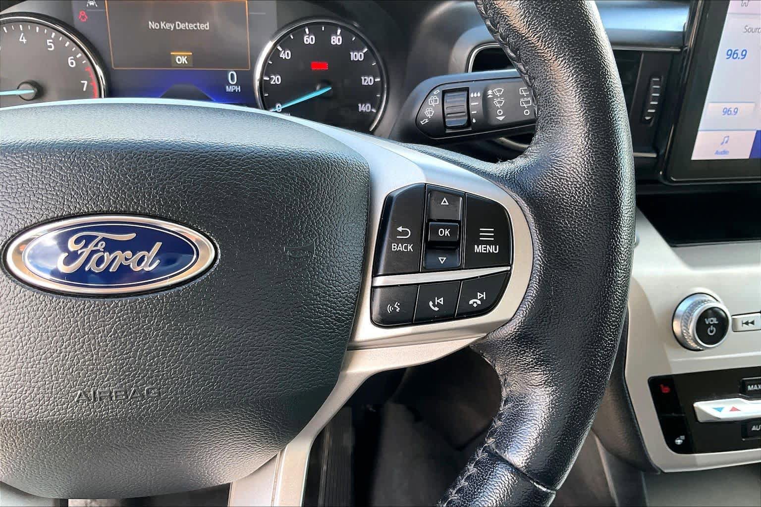 Used 2022 Ford Explorer XLT w/ Equipment Group 202A RWD image 24