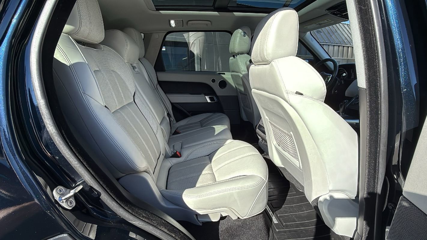 Used 2016 Land Rover Range Rover Sport HSE image 16