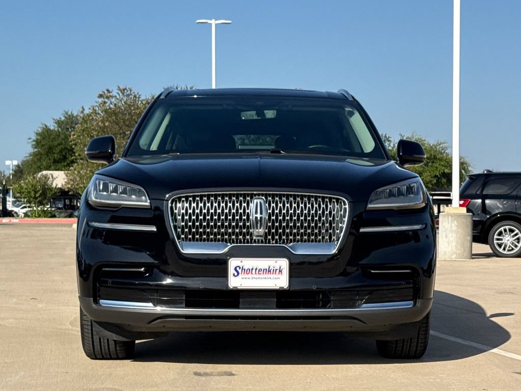 Used 2023 Lincoln Aviator AWD w/ Premium Package image 2