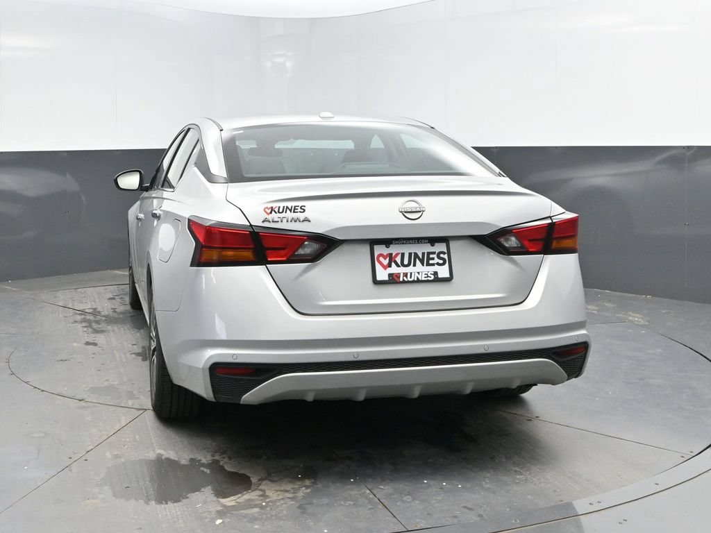 Used 2025 Nissan Altima 2.5 SV FWD image 6