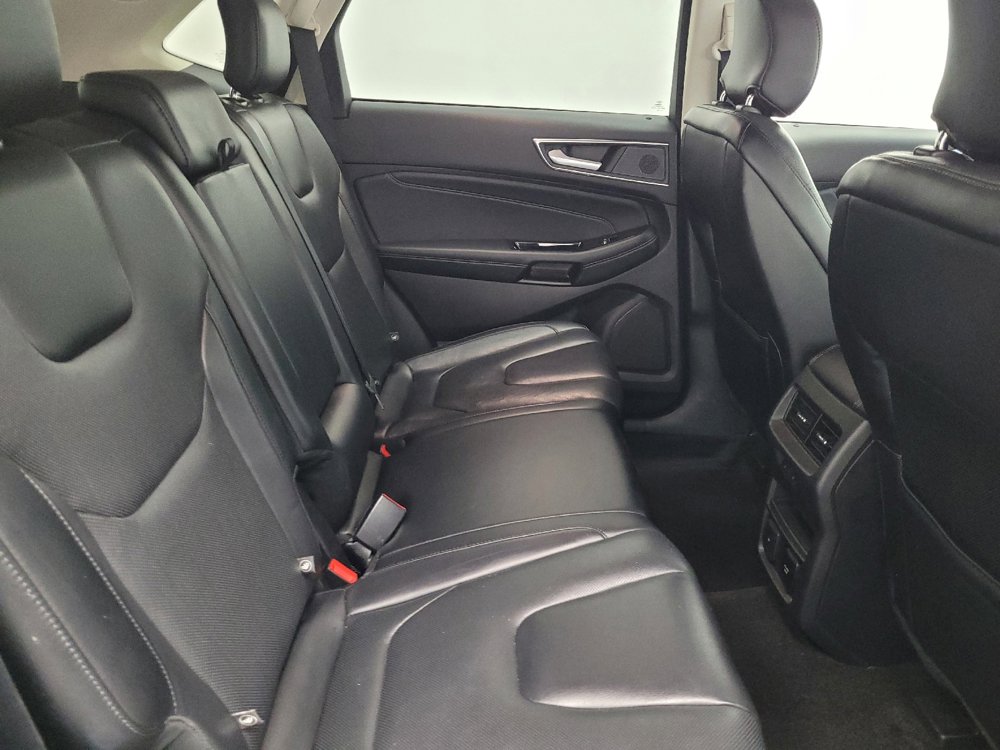 Used 2019 Ford Edge Titanium w/ Equipment Group 301A FWD image 19