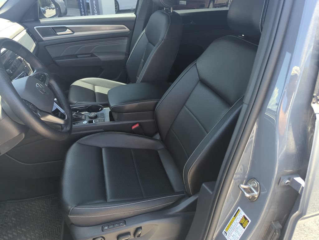 Certified 2023 Volkswagen Atlas Cross Sport SEL R-Line AWD/4WD image 12