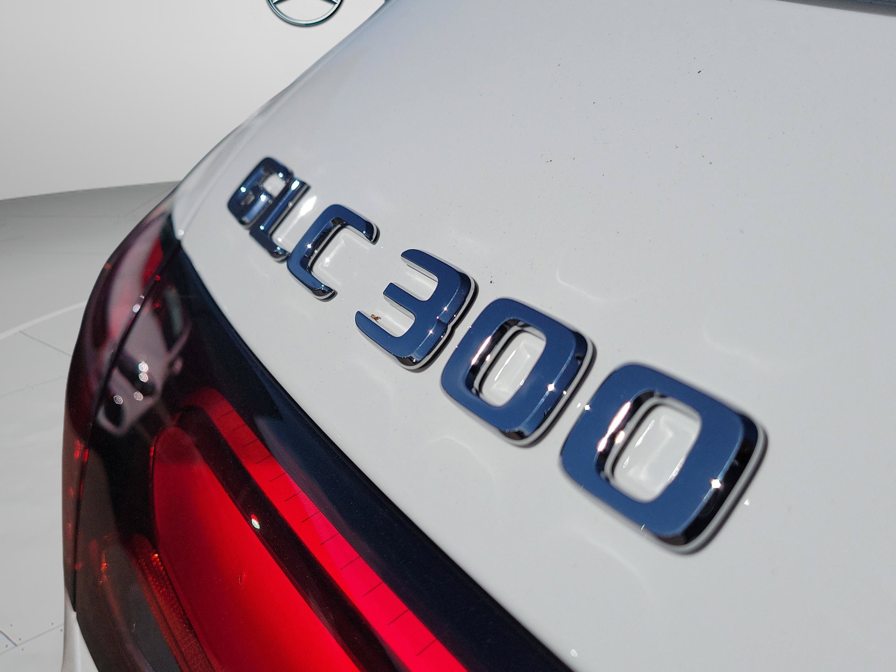 Used 2026 Mercedes-Benz GLC 300 4MATIC image 6