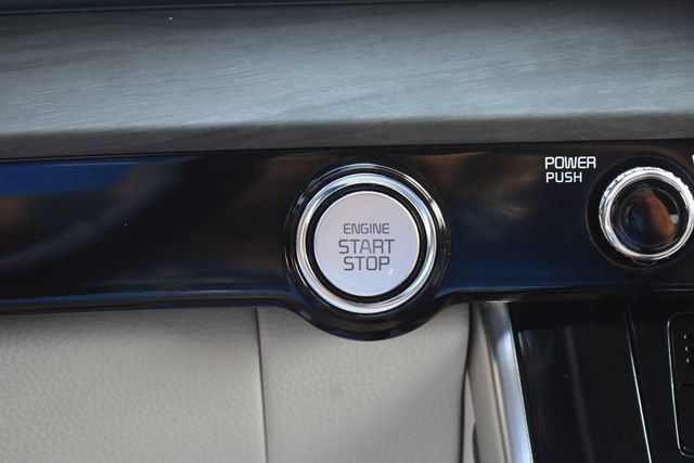 Certified 2023 Kia Carnival EX FWD image 33
