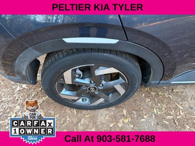 Used 2021 Hyundai Venue image 13