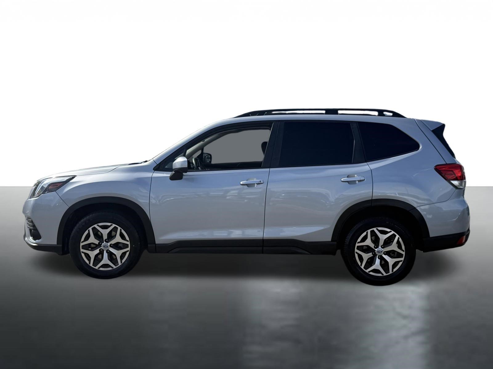 Used 2022 Subaru Forester Premium image 5