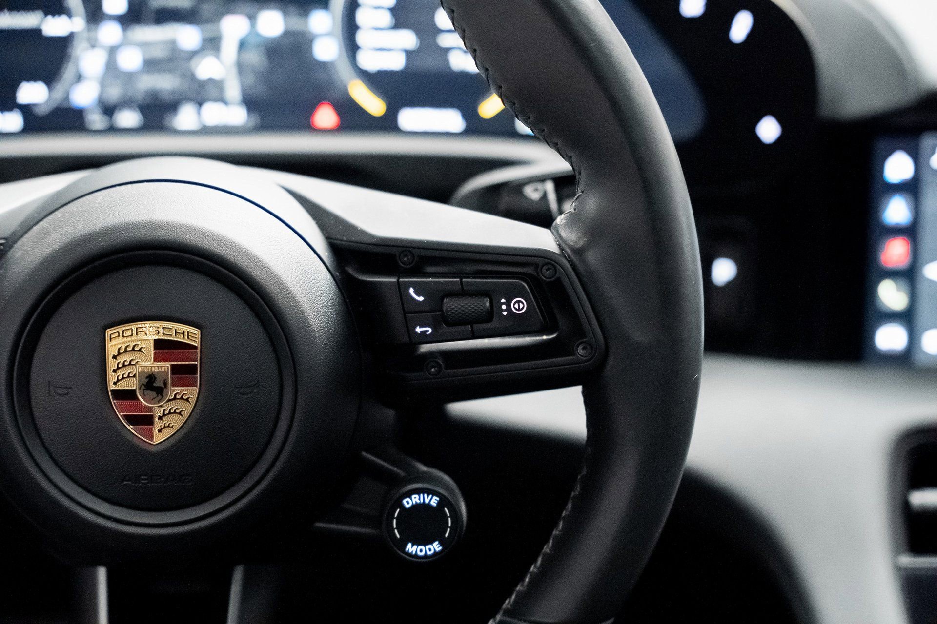 Used 2022 Porsche Taycan image 43