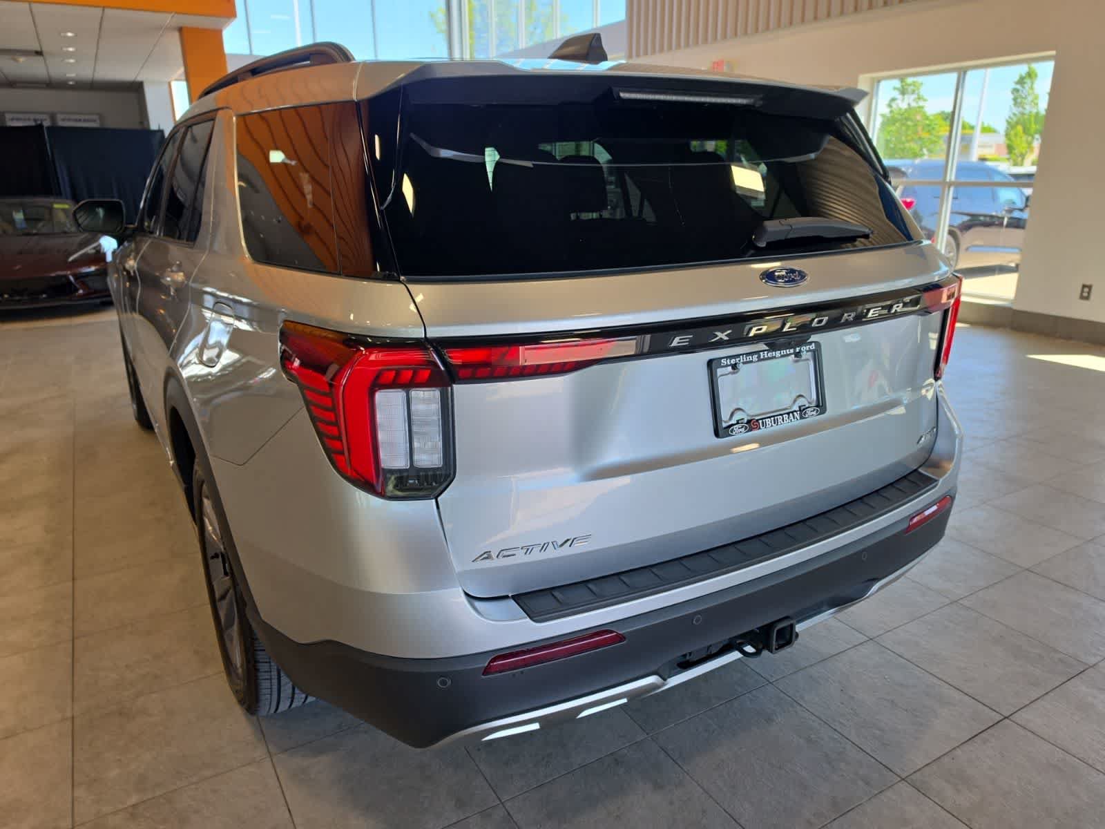 Used 2025 Ford Explorer Active w/ Active Comfort Package AWD/4WD image 10