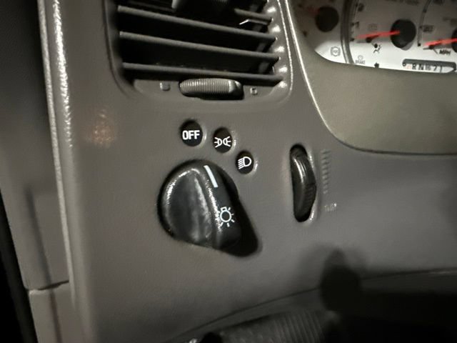 Used 2001 Ford Explorer Sport Trac 4x4 image 12