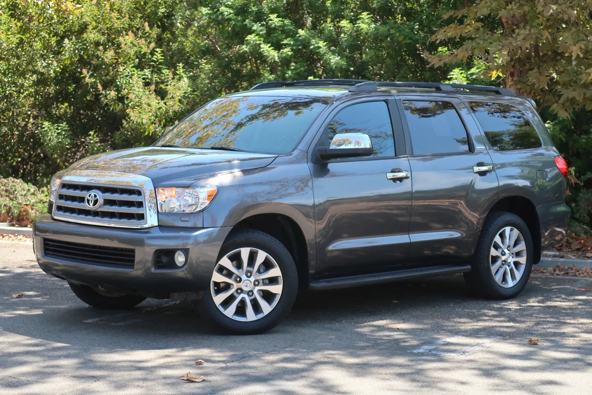 Used 2013 Toyota Sequoia Limited AWD/4WD image 2