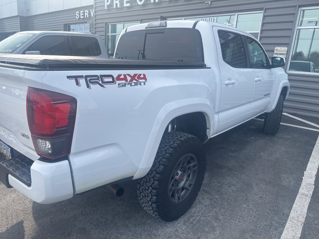 Used 2019 Toyota Tacoma TRD Sport image 4